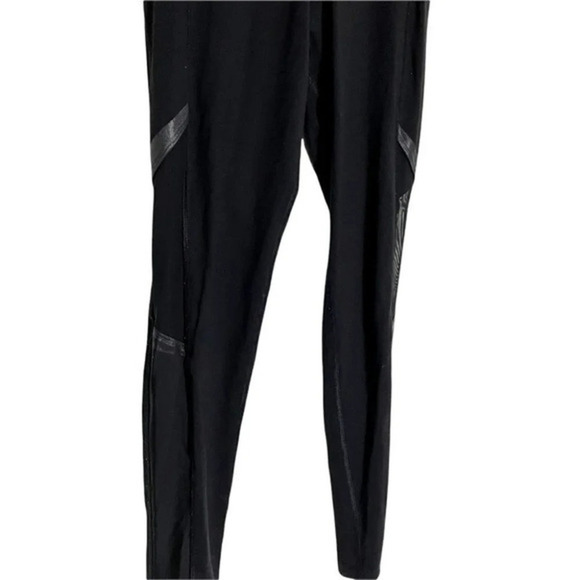PINK VS Ultimate M black leggings with mesh cut‎ outs leggings - Picture 1 of 6